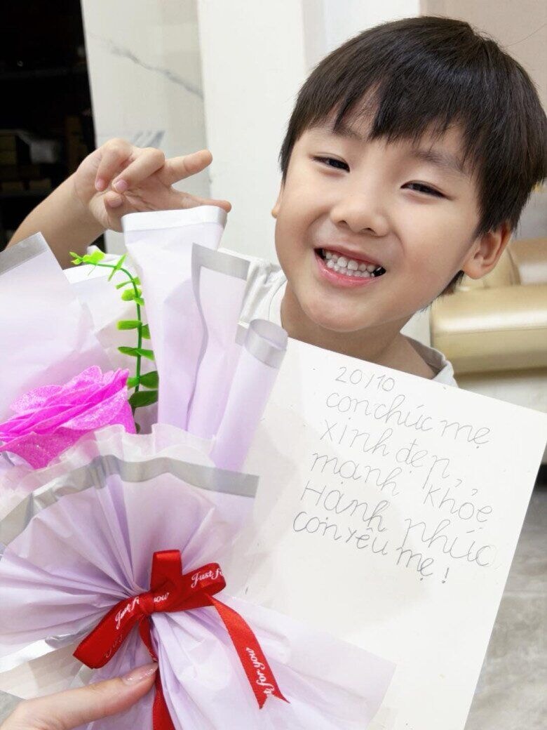 Bé Bo được khen ngoan ngoãn, hiểu chuyện.