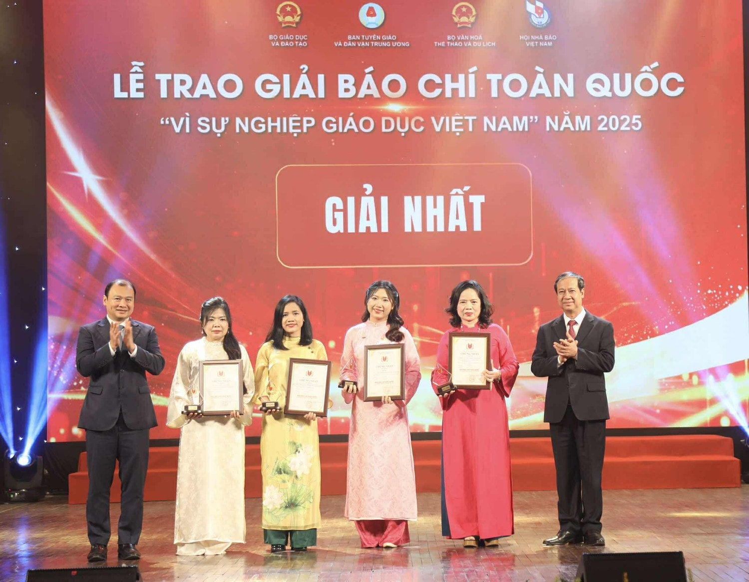 Giải Nhất