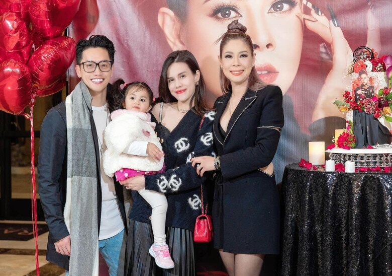 Em gái Thanh Thảo có cuộc sống hạnh phúc bên chồng Việt kiều.