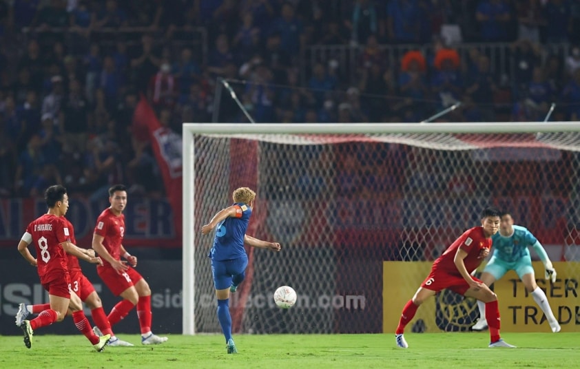 HLV Thái Lan khen 'hung thần' của ĐT Việt Nam là cầu thủ hay nhất 740837