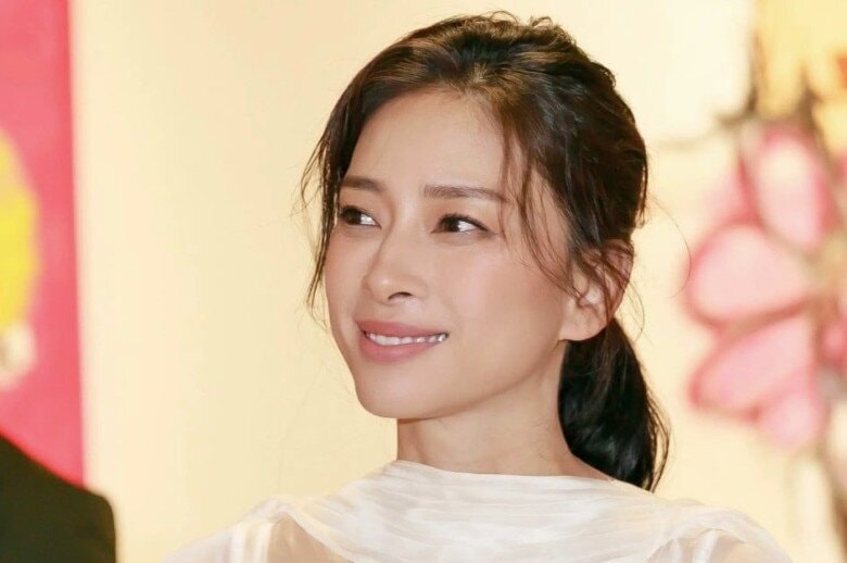 Ngô Thanh Vân bức xúc lên tiếng vì tin giả.