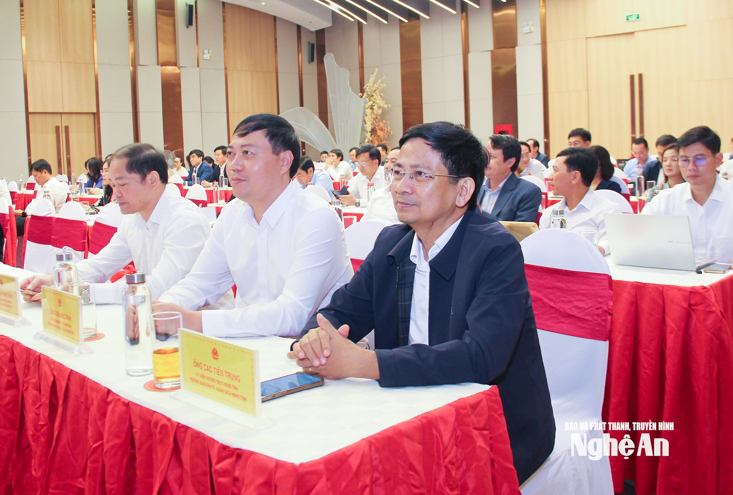  Lãnh đạo các Ban HĐND tỉnh tham dự hội nghị tại điểm cầu Nghệ An