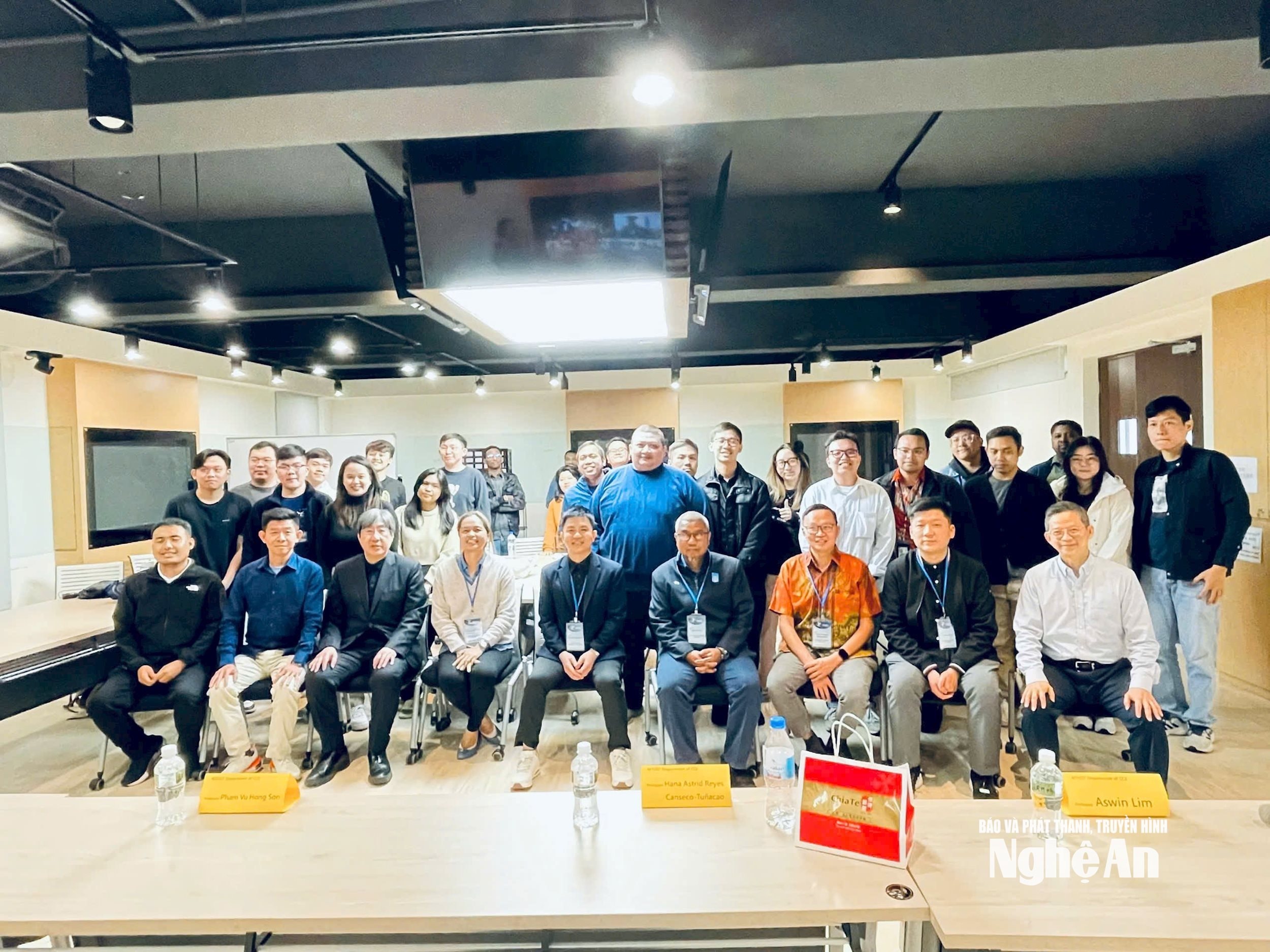 Họp mặt cựu sinh viên tại Đài Loan.