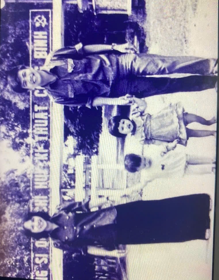 Hong Son và gia đình thời thơ ấu