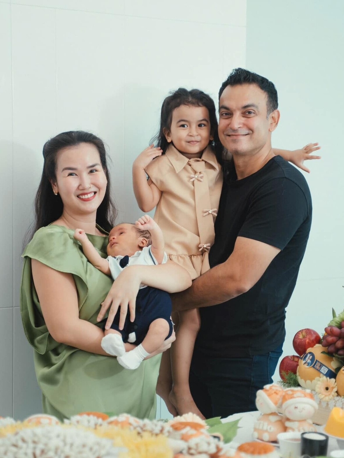 Võ Hạ Trâm và chồng Ấn Độ có tổ ấm hạnh phúc.