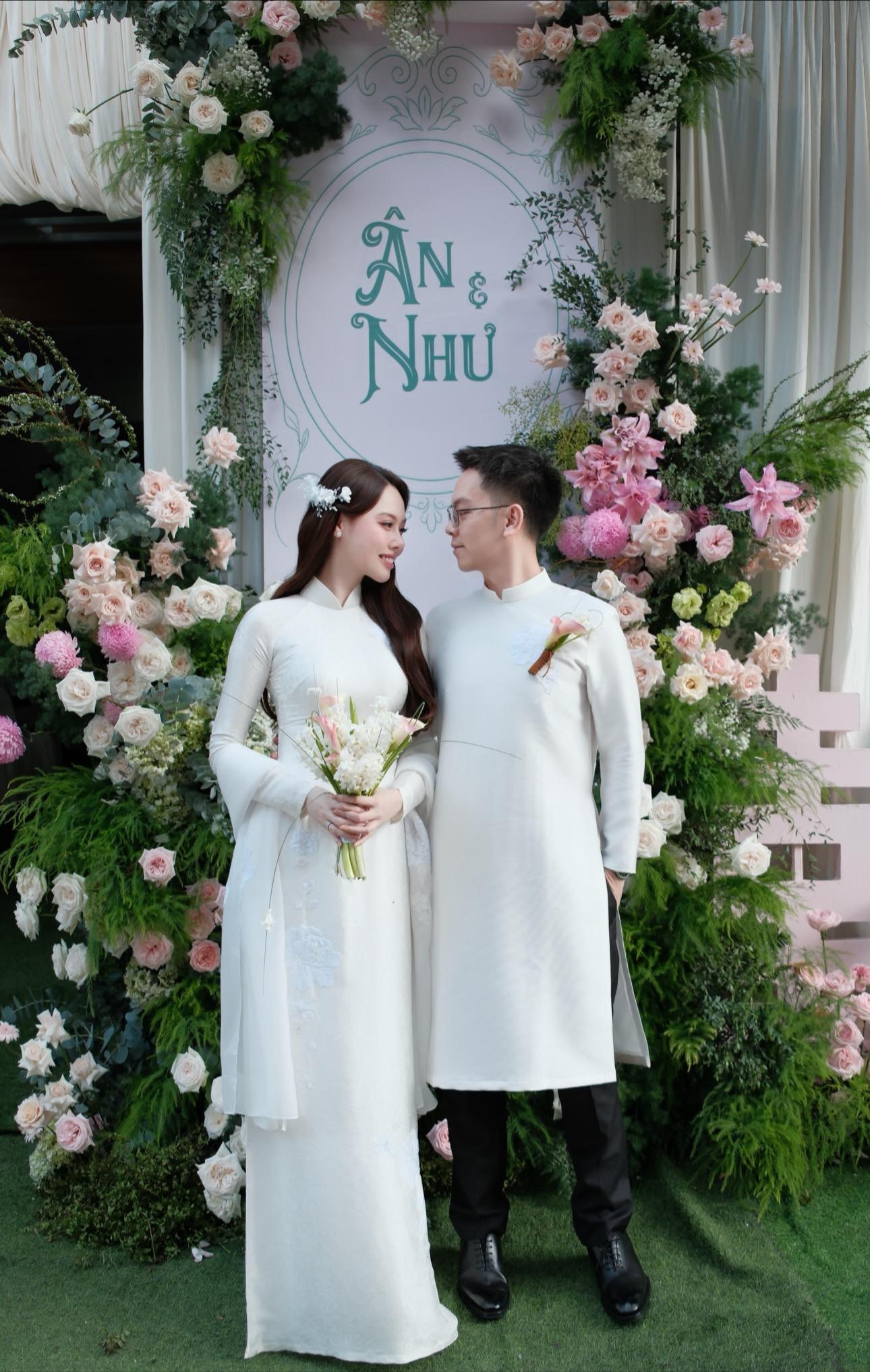 Cặp đôi đã tổ chức lễ đón dâu theo nghi thức truyền thống trước đó ít hôm