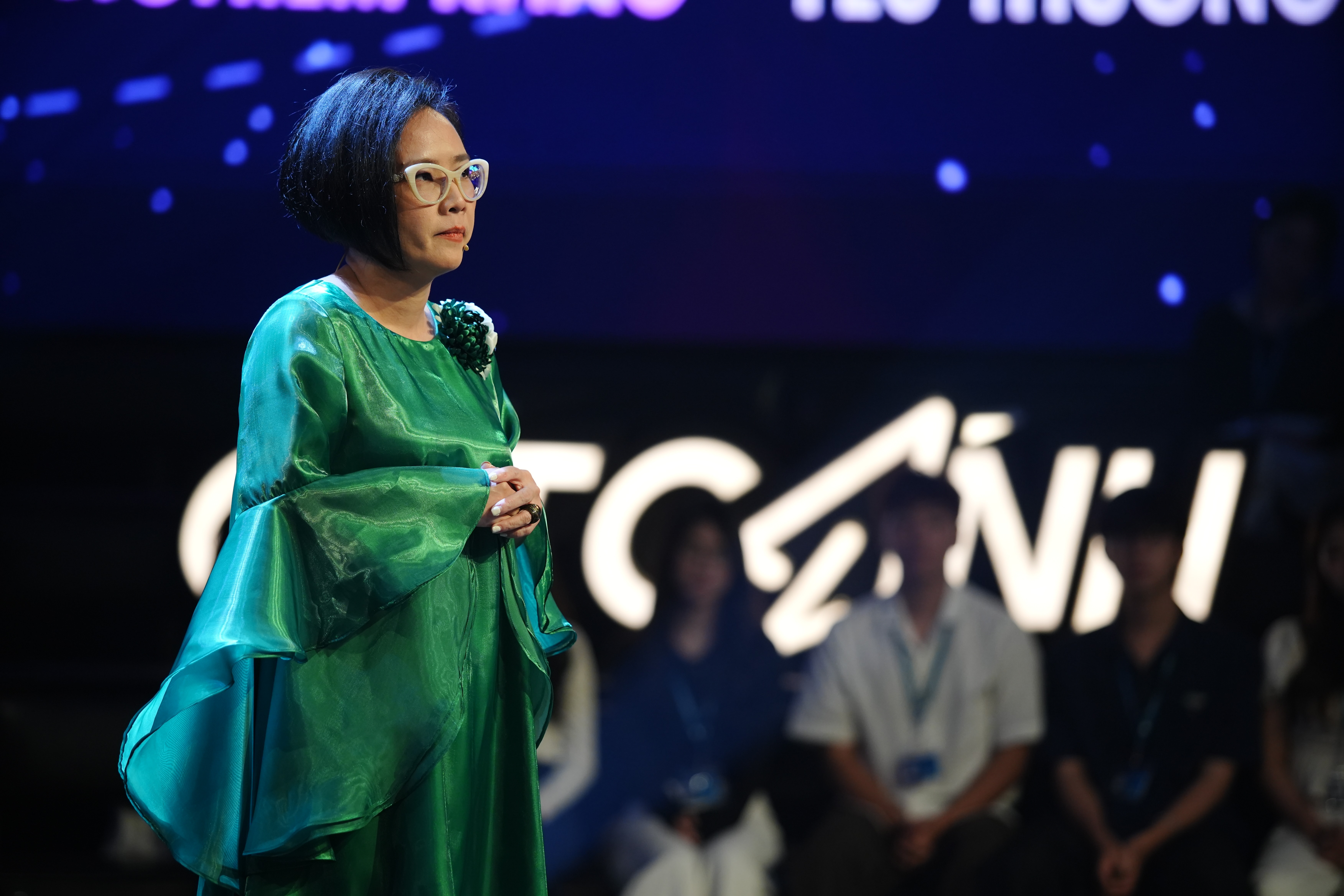 Cất cánh tháng 11: Những 