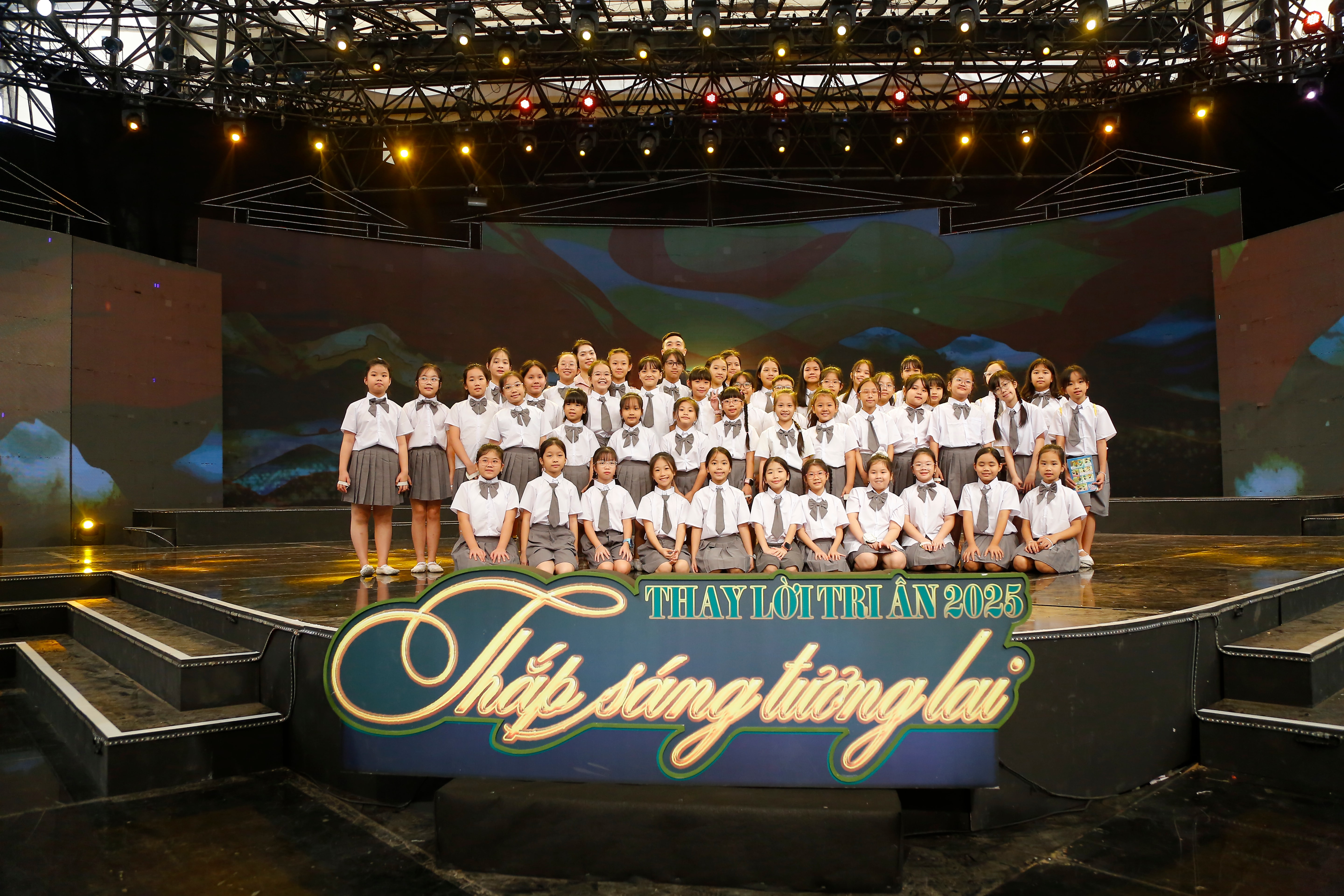 Tổng duyệt Thay lời tri ân 2025: Sẵn sàng cho ‘bản giao hưởng’ tri ân thầy cô- Ảnh 1.