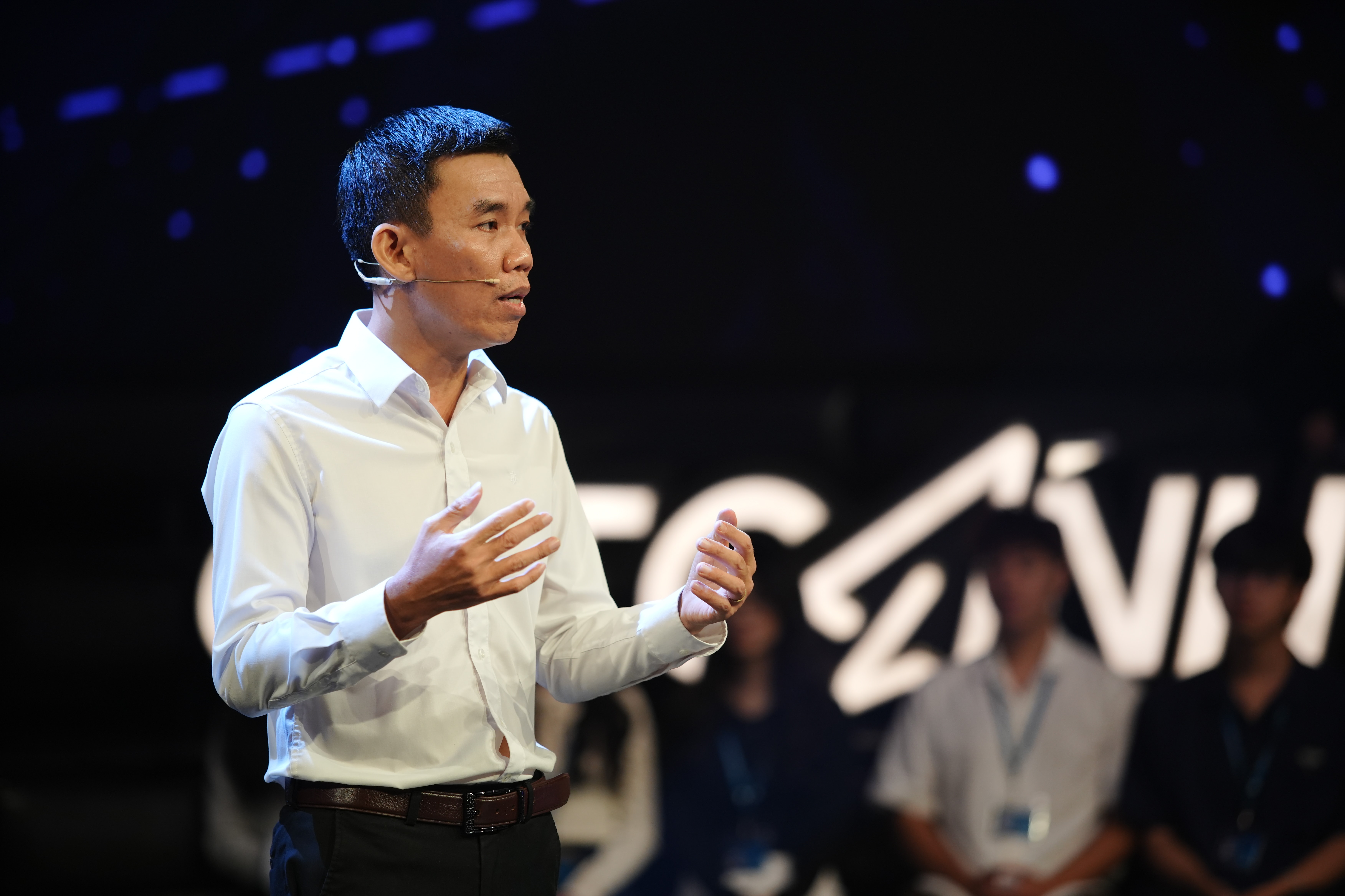 Cất cánh tháng 11: Những 