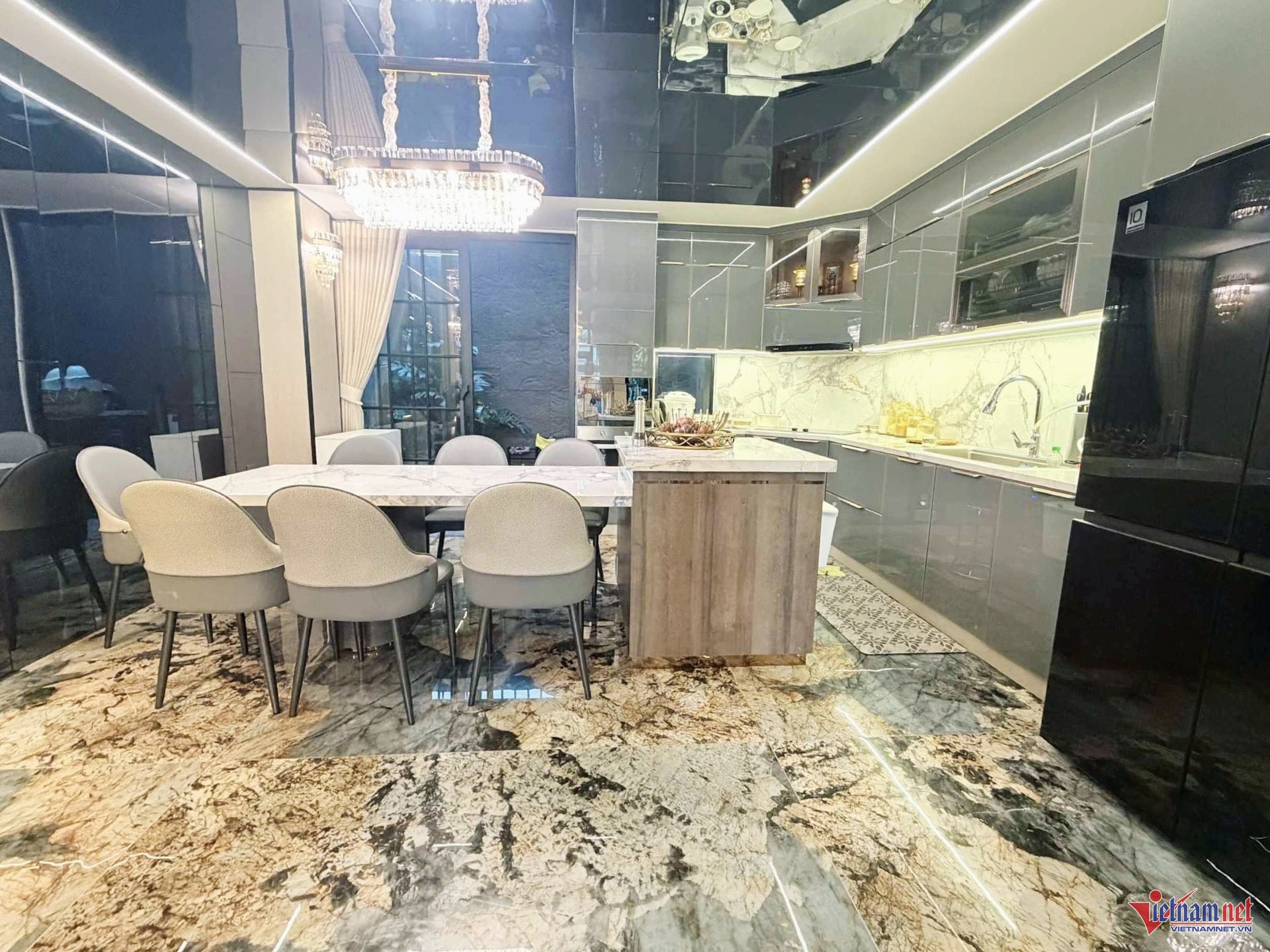 Nội thất bên trong căn nhà được thiết kế đơn giản nhưng tiện nghi.