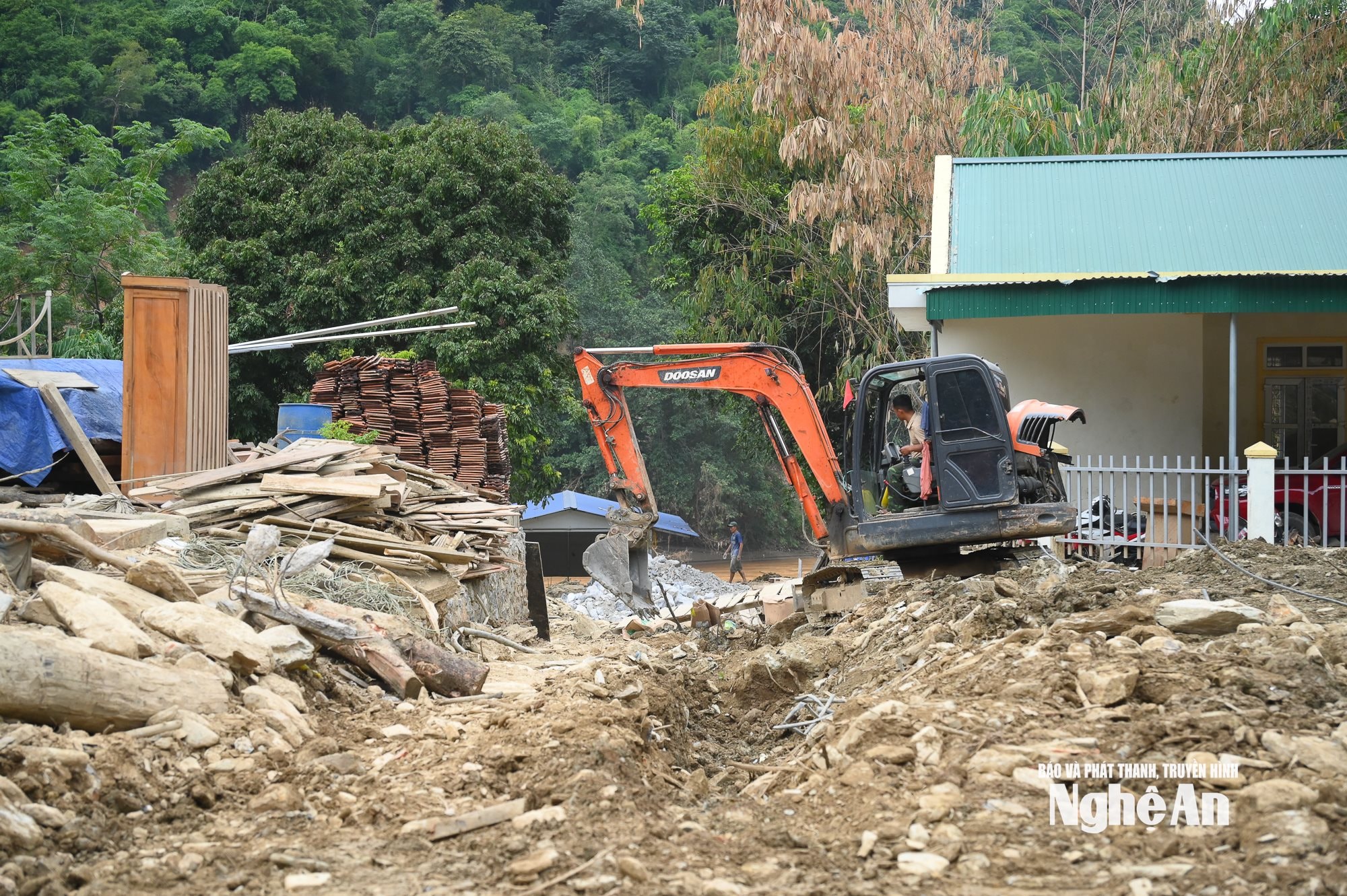 Bộ đội giúp dân-14