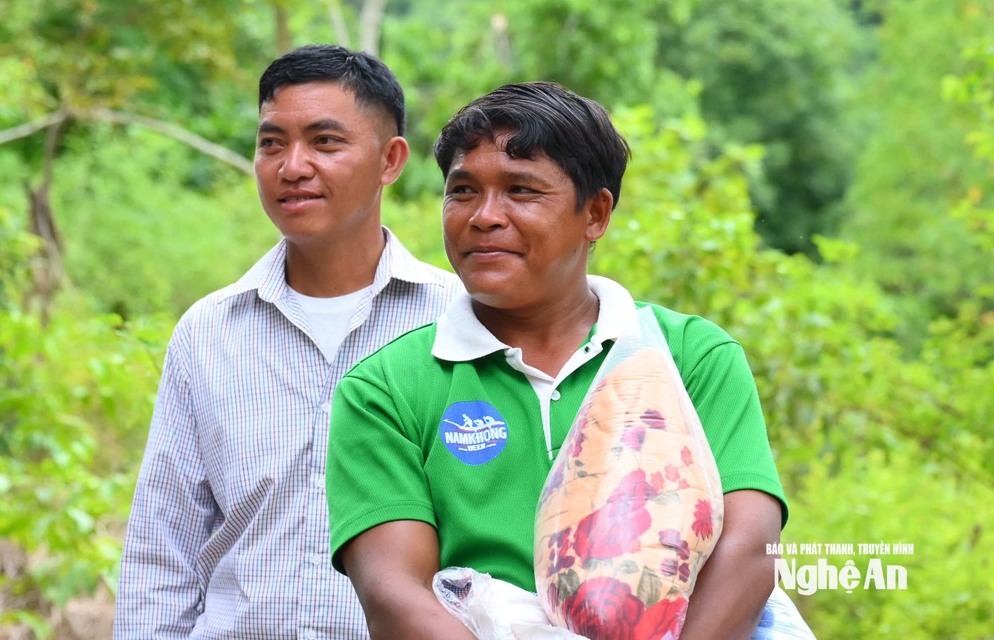 Bộ đội giúp dân-22