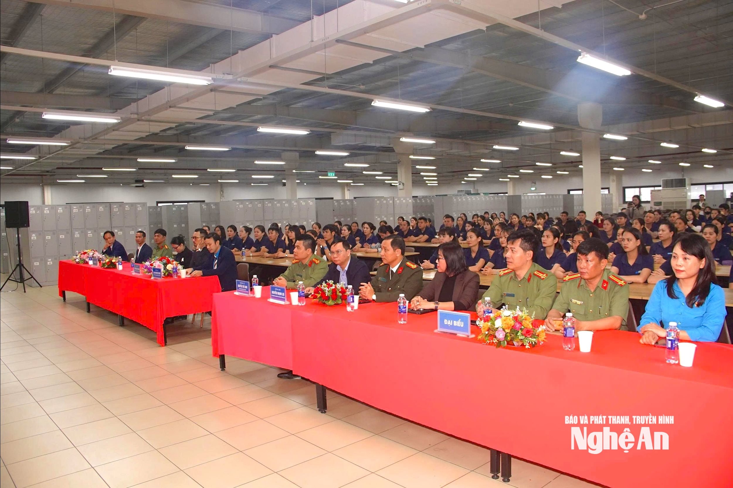 khám bệnh cho công nhân Ảnh Duy Chương00006