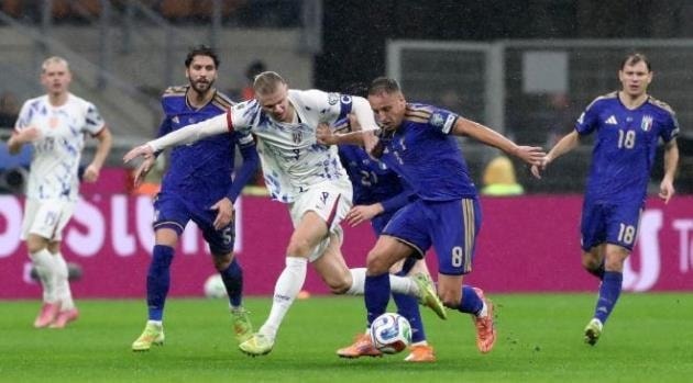 Erling Haaland là nhân tố chính trong màn lội ngược dòng của Na Uy.