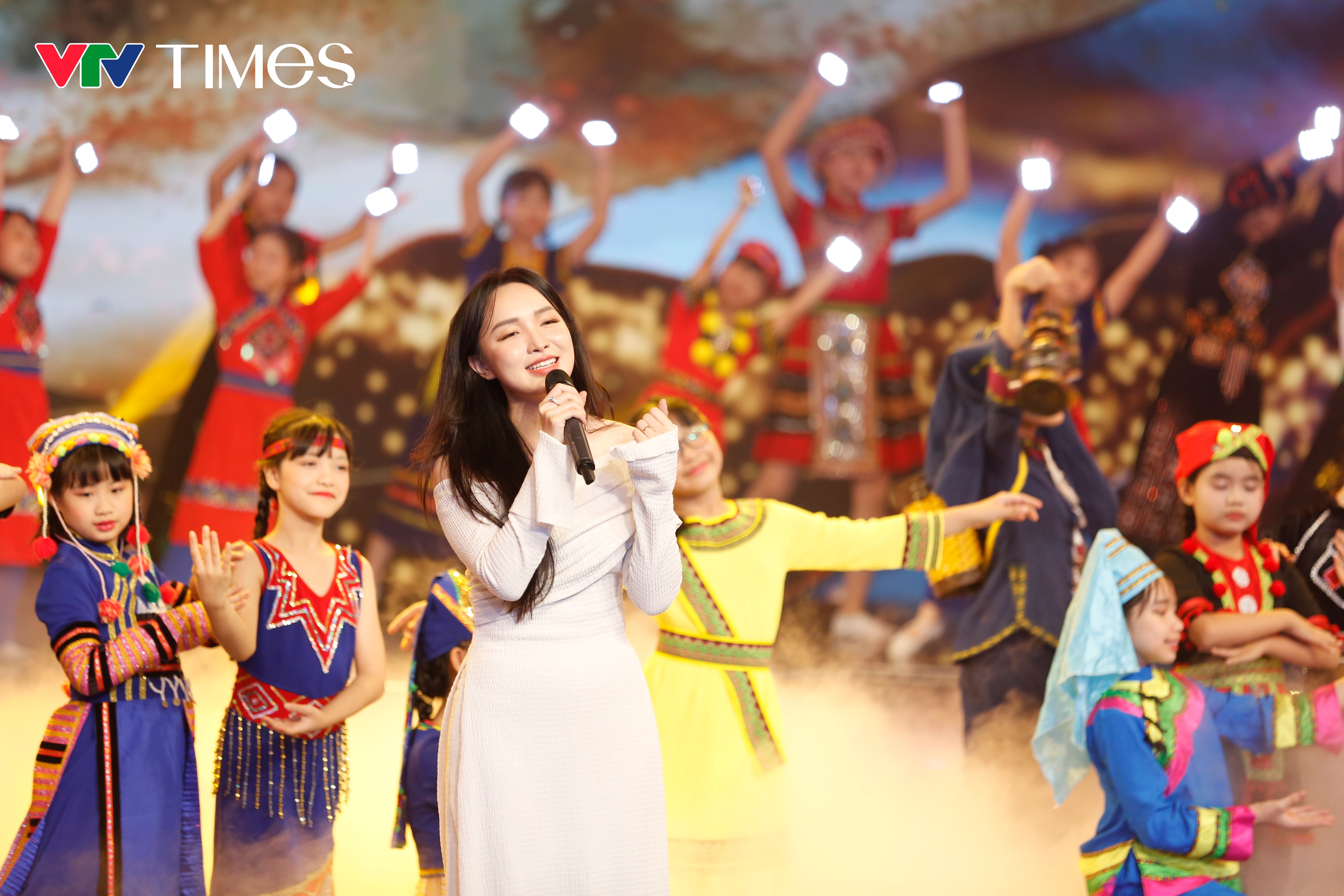 Thay lời tri ân 2025: Hành trình thầy cô “thắp sáng tương lai” qua những câu chuyện lay động - Ảnh 10.