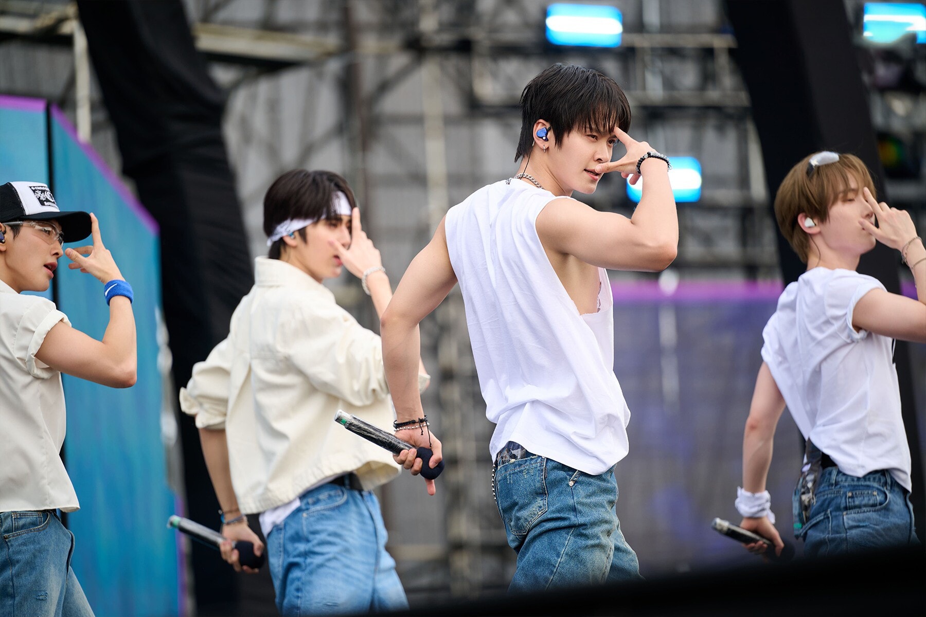 Nhóm Tempest đến từ Hàn Quốc là 1 trong những nhân tố hút fan tại sự kiện lần này. Năm 2024, nhóm đã từng tổ chức live concert đầu tiên trong sự nghiệp tại TPHCM.