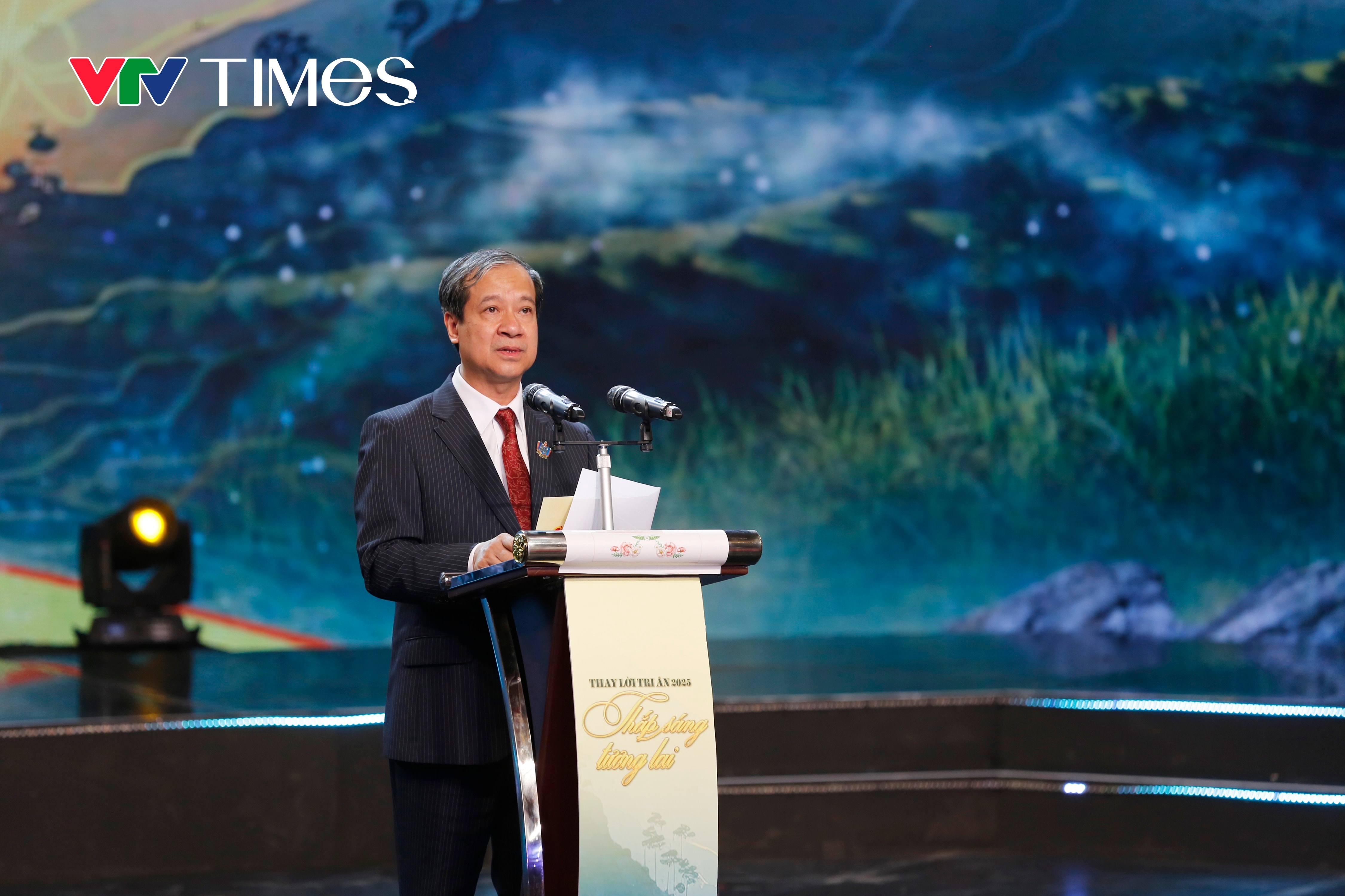 Thay lời tri ân 2025: Hành trình thầy cô “thắp sáng tương lai” qua những câu chuyện lay động - Ảnh 3.