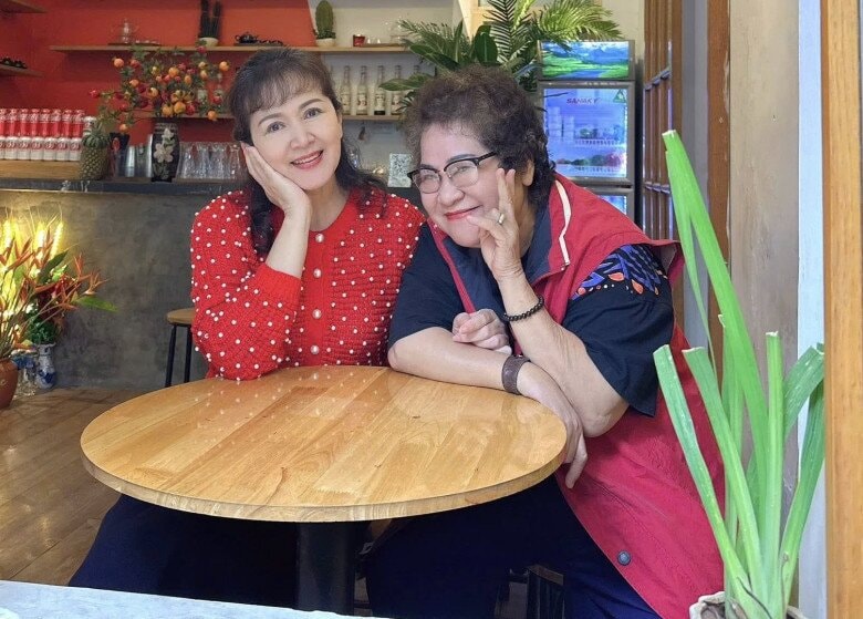 Cặp chị em cùng đệm Minh của làng nghệ thuật phía Bắc khiến khán giả thích thú.