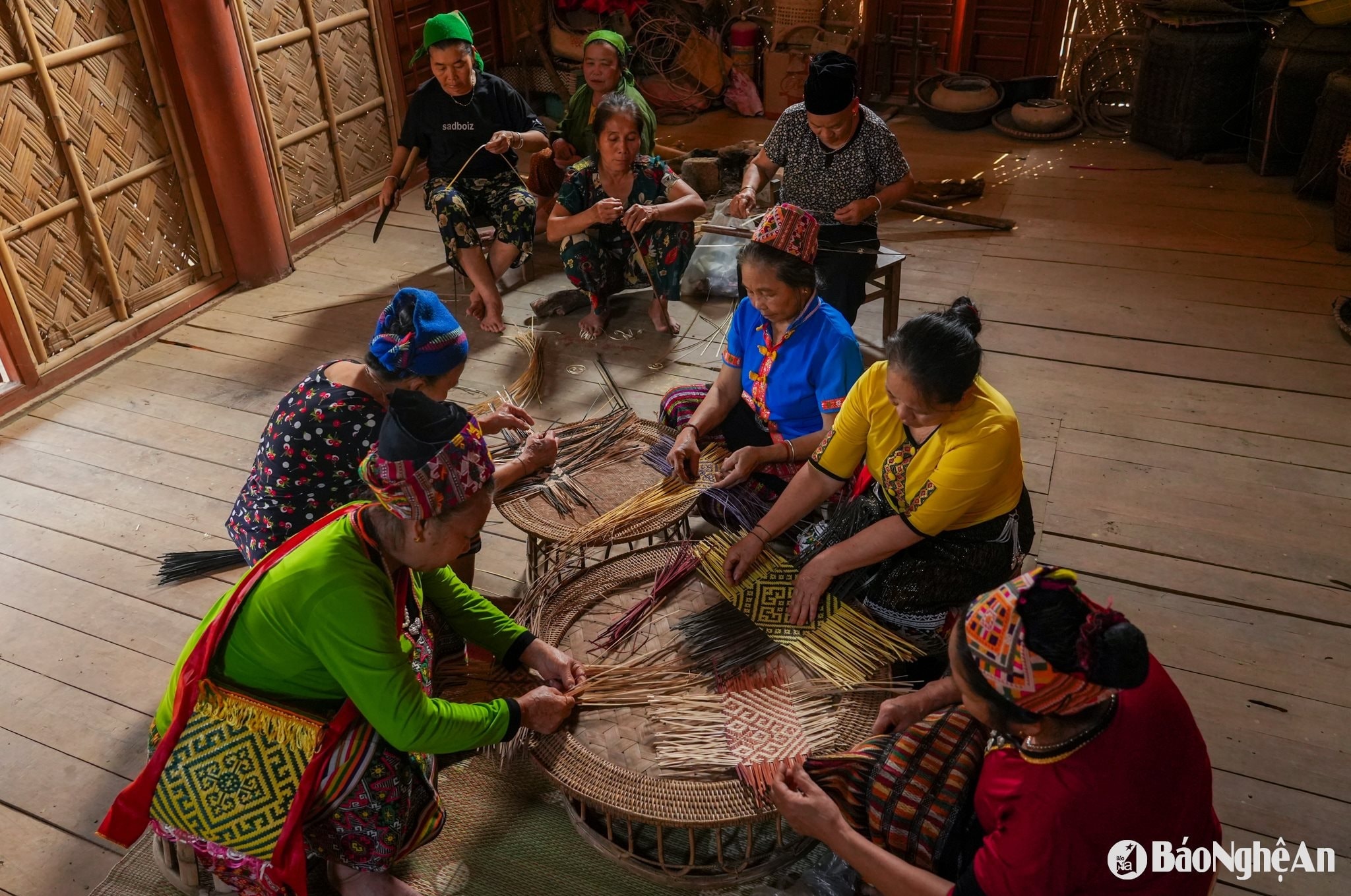 ອາຊີບຕຳ່ໄມ້ໄຜ່ ແລະ ຫວາຍ ຂອງປະຊາຊົນຢູ່ແຂວງ ເງ້ອານ ຕາເວັນຕົກ