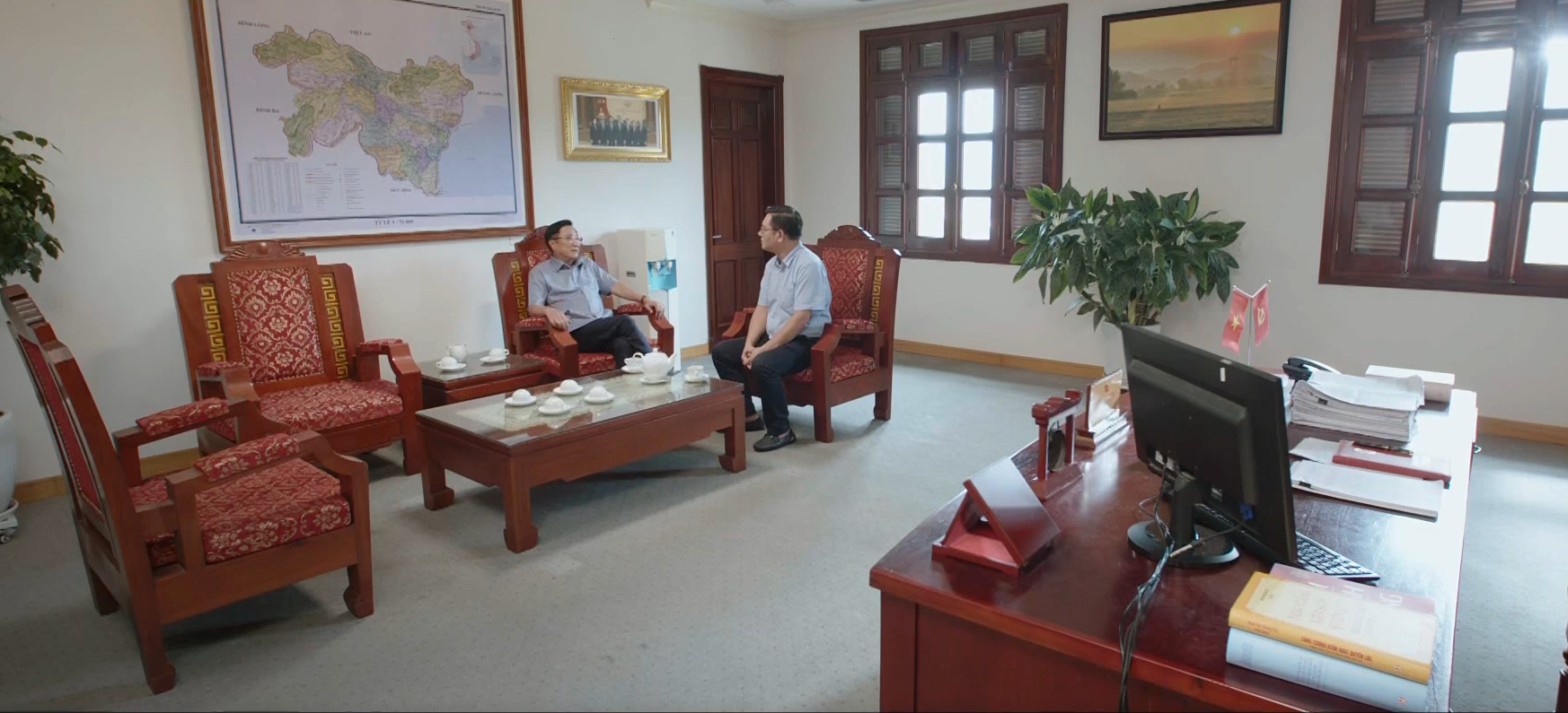 Lằn ranh - Tập 12: Triển quyết tham gia cuộc đua giành ghế Giám đốc Sở - Ảnh 8.