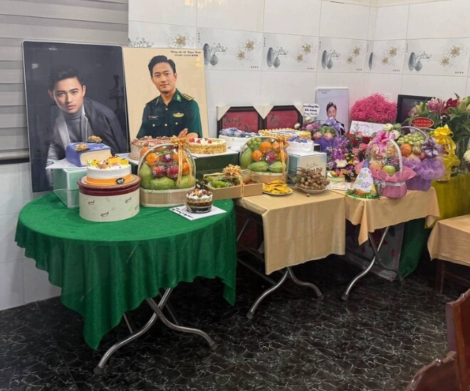 Em ruột Quý Bình tổ chức sinh nhật cho anh trai quá cố.