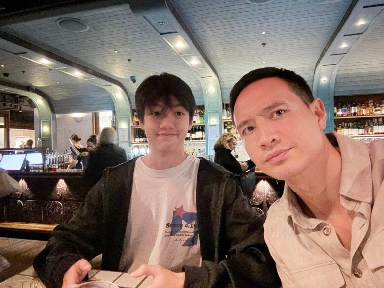 Kim Lý đưa Subeo sang New Zealand xem trường đại học.