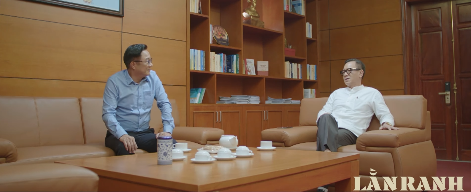 Lằn ranh - Tập 13: Triển được Chủ tịch tỉnh hết lòng ủng hộ - Ảnh 1.