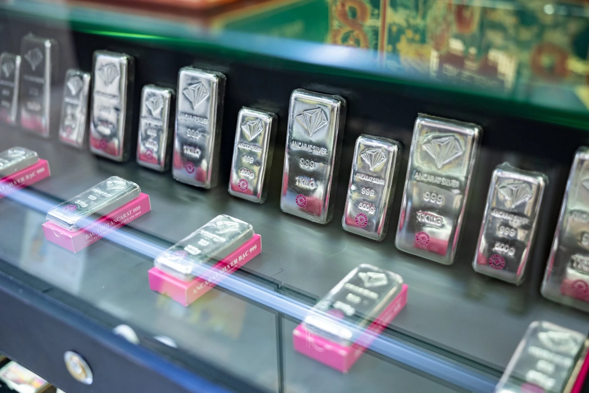 Giá bạc hôm nay 19/11/2025: Bạc Phú Quý tăng vọt vượt mốc 2 triệu đồng