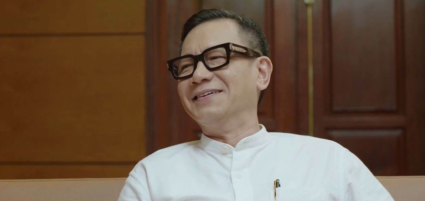 Lằn ranh - Tập 13: Triển bắt tay cựu Chủ tịch tỉnh giải vấn đề khó của Trinh Tam - Ảnh 8.