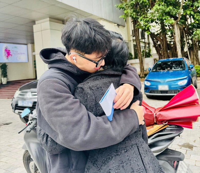 Quý tử Thảo Vân luôn bày tỏ tình yêu thương dành cho mẹ.