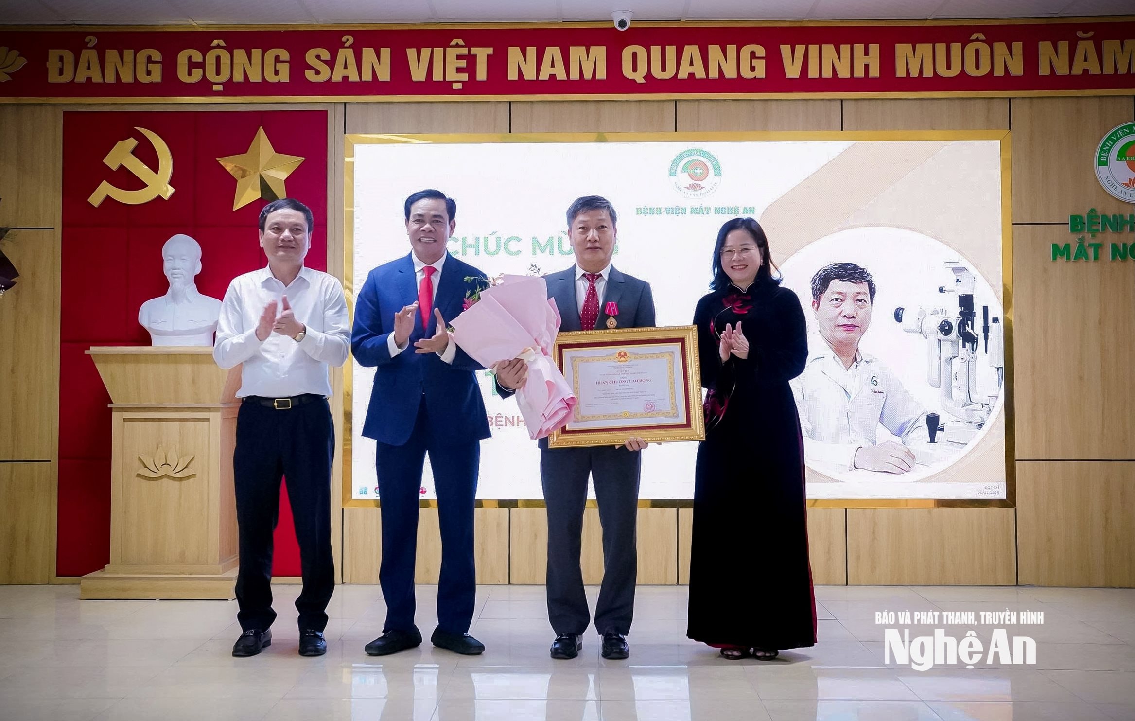 រូបថត គីម ជុង (1)