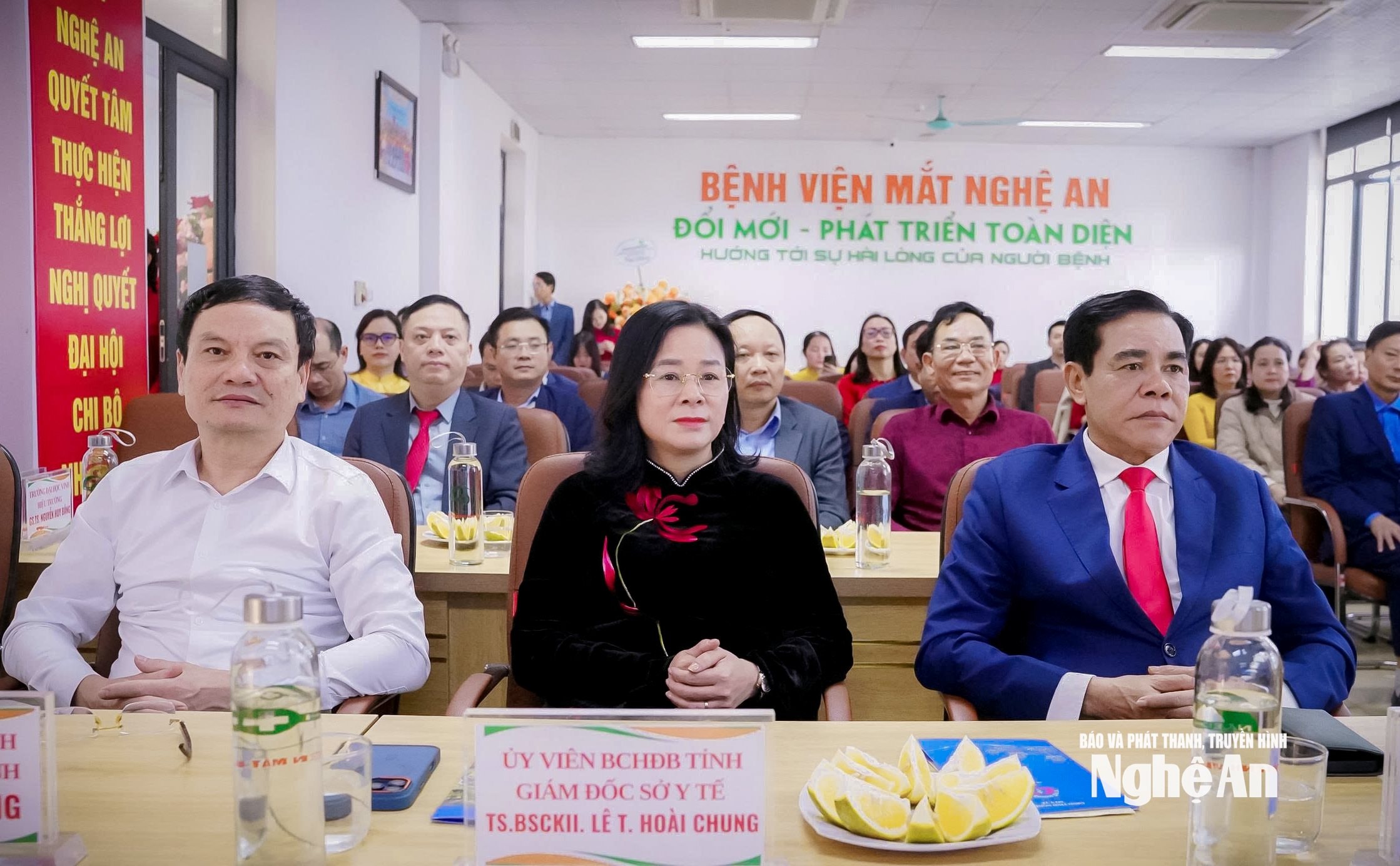 រូបថត គីម ជុង (3)