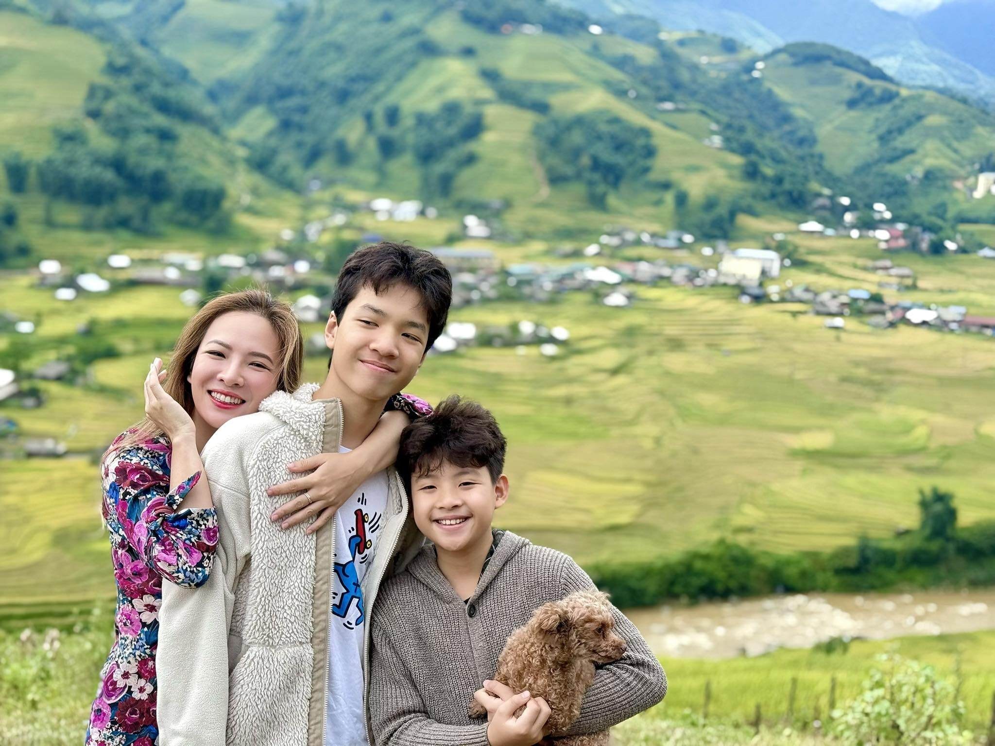 2 con trai của vợ chồng Đan Lê được khen ngợi khôi ngô, ngoan ngoãn.