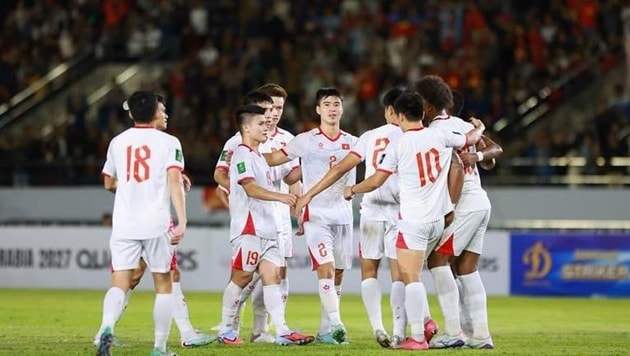 Việt Nam thắng nhọc nhằn Lào trên sân khách.