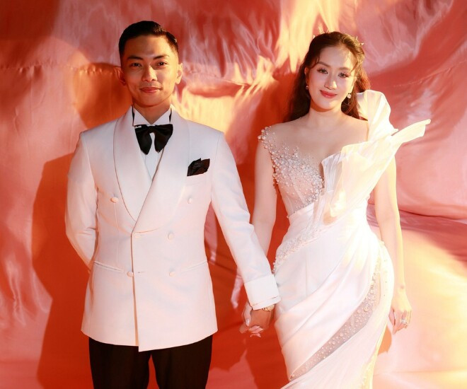 Khánh Thi có hôn nhân lẫn sự nghiệp viên mãn.