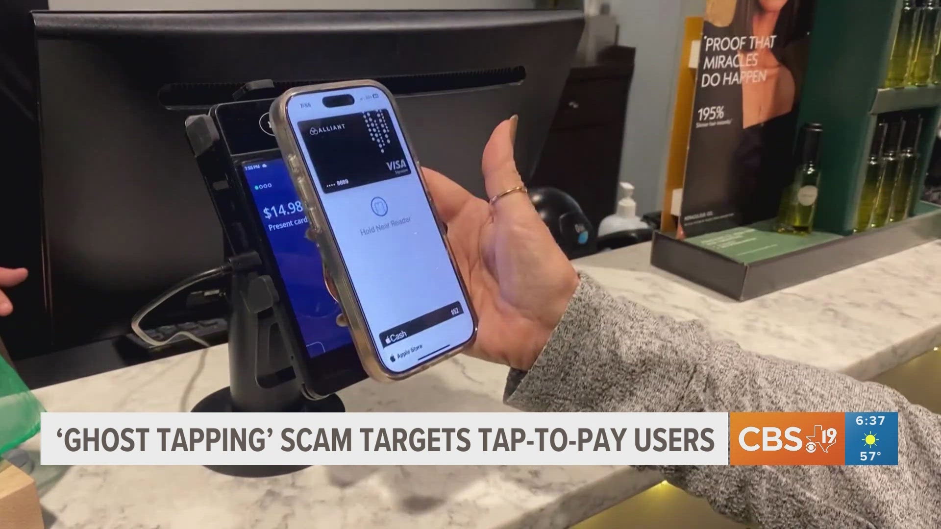 “Ghost tapping” hoạt động dựa trên việc kẻ gian lợi dụng công nghệ giao tiếp tầm ngắn NFC - công nghệ cho phép thiết bị truyền dữ liệu khi được đưa lại gần nhau. Ảnh: Internet