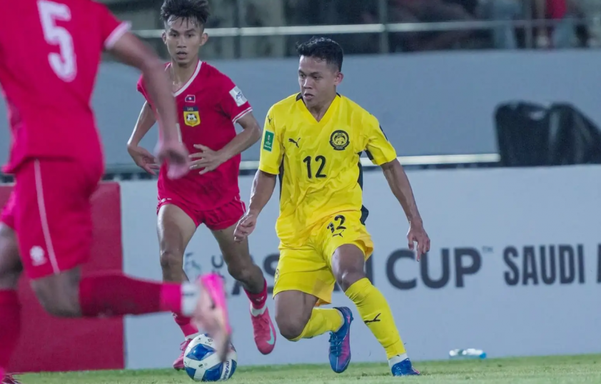 AFC ra hàng loạt án phạt cho bóng đá Malaysia 745227