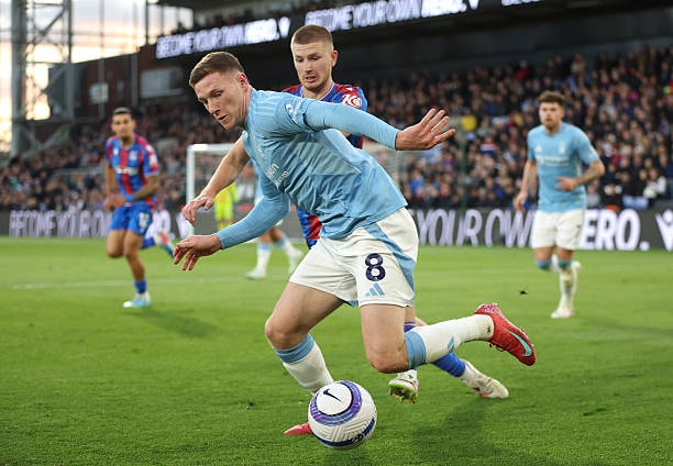 Anderson và Wharton đều nằm trong tầm ngắm của Chelsea.