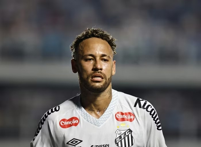 Neymar lại chấn thương.
