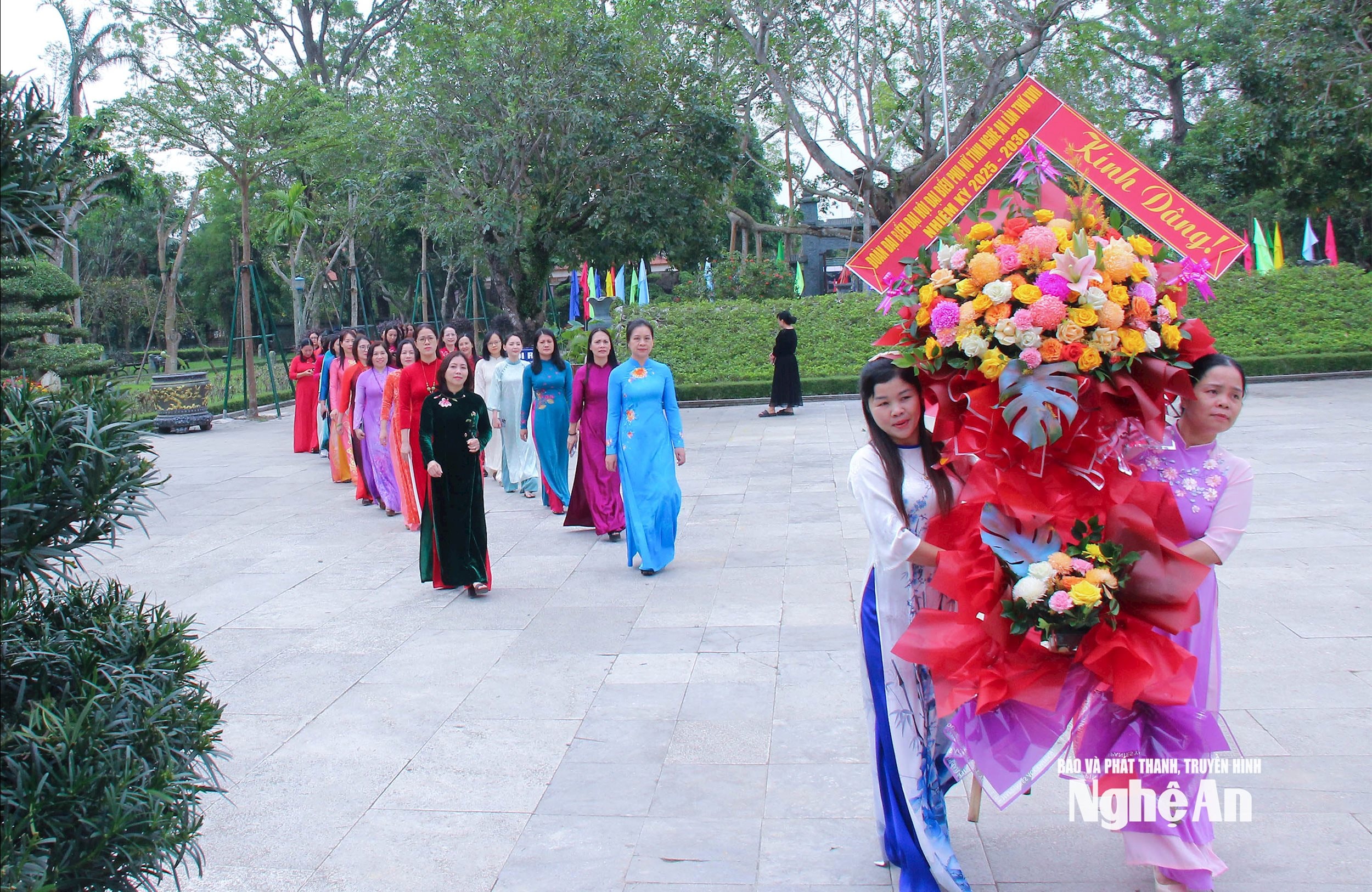  Đoàn công tác cơ quan Hội LHP