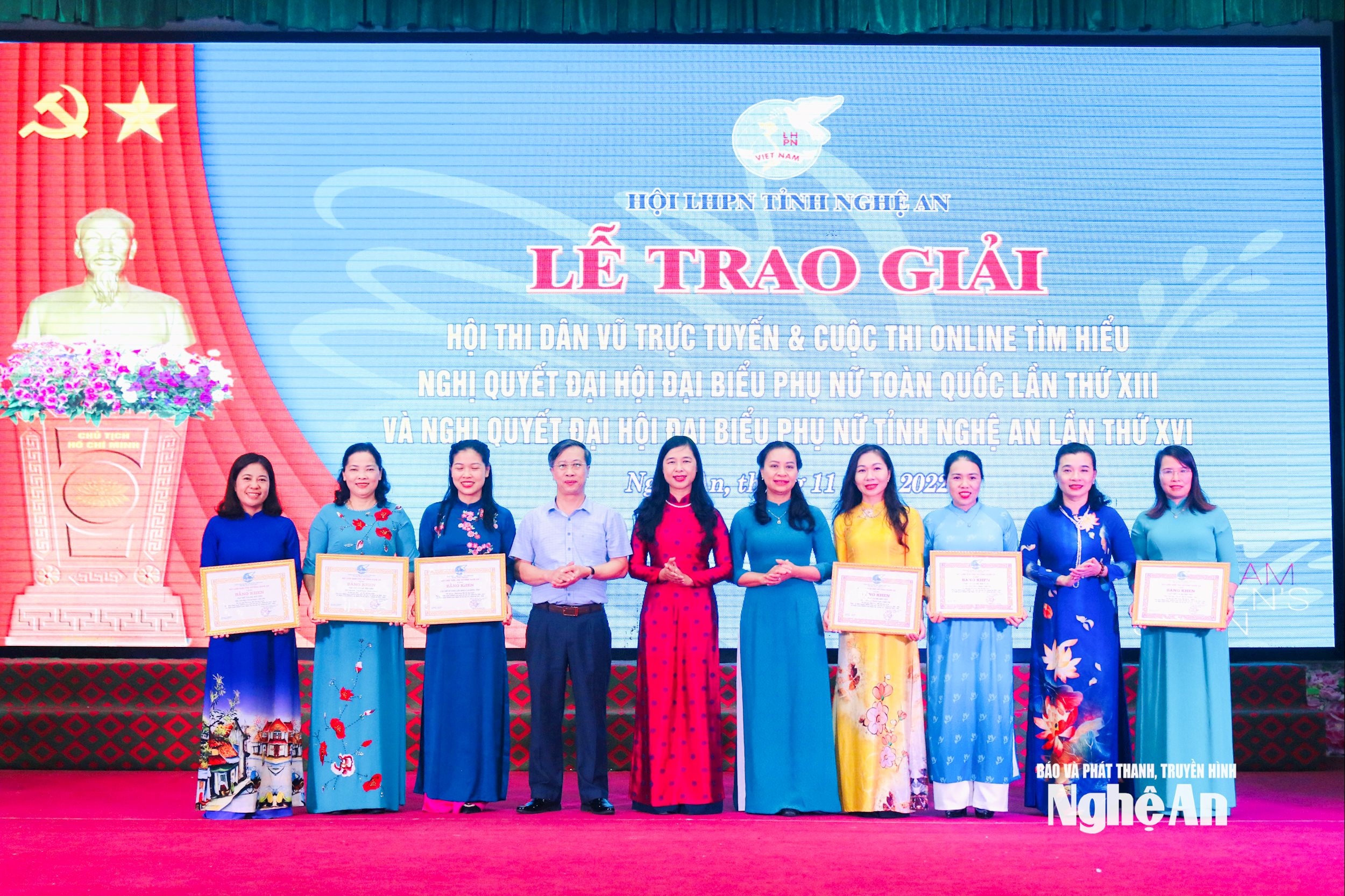 Trao giải Cuộc thi online tìm hiểu Nghị quyết Đại hội đại biểu phụ nữ toàn quốc lần thứ XIII và Nghị quyết Đại hội đại biểu phụ nữ tỉnh Nghệ An lần thứ XVI.