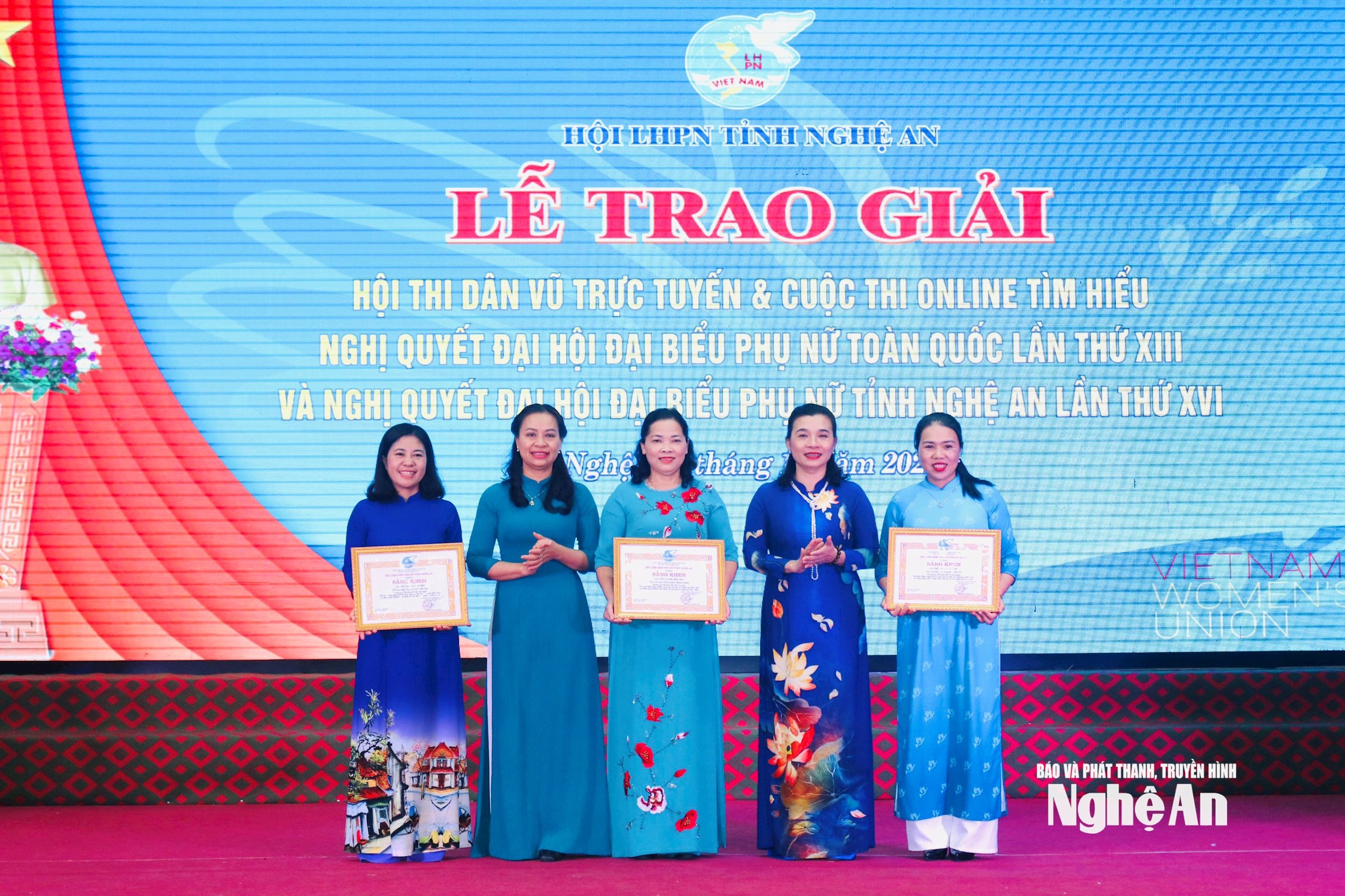 Trao giải Cuộc thi online tìm hiểu Nghị quyết Đại hội đại biểu phụ nữ toàn quốc lần thứ XIII và Nghị quyết Đại hội đại biểu phụ nữ tỉnh Nghệ An lần thứ XVI.