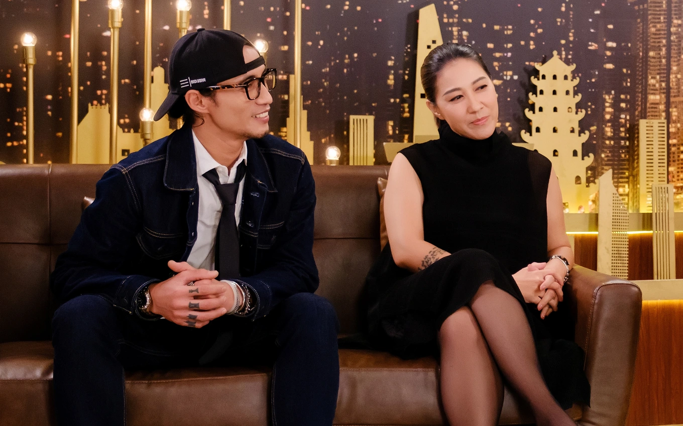 Trong chương trình The Khang Show, nam ca sĩ và vợ lần đầu nhắc lại biến cố này