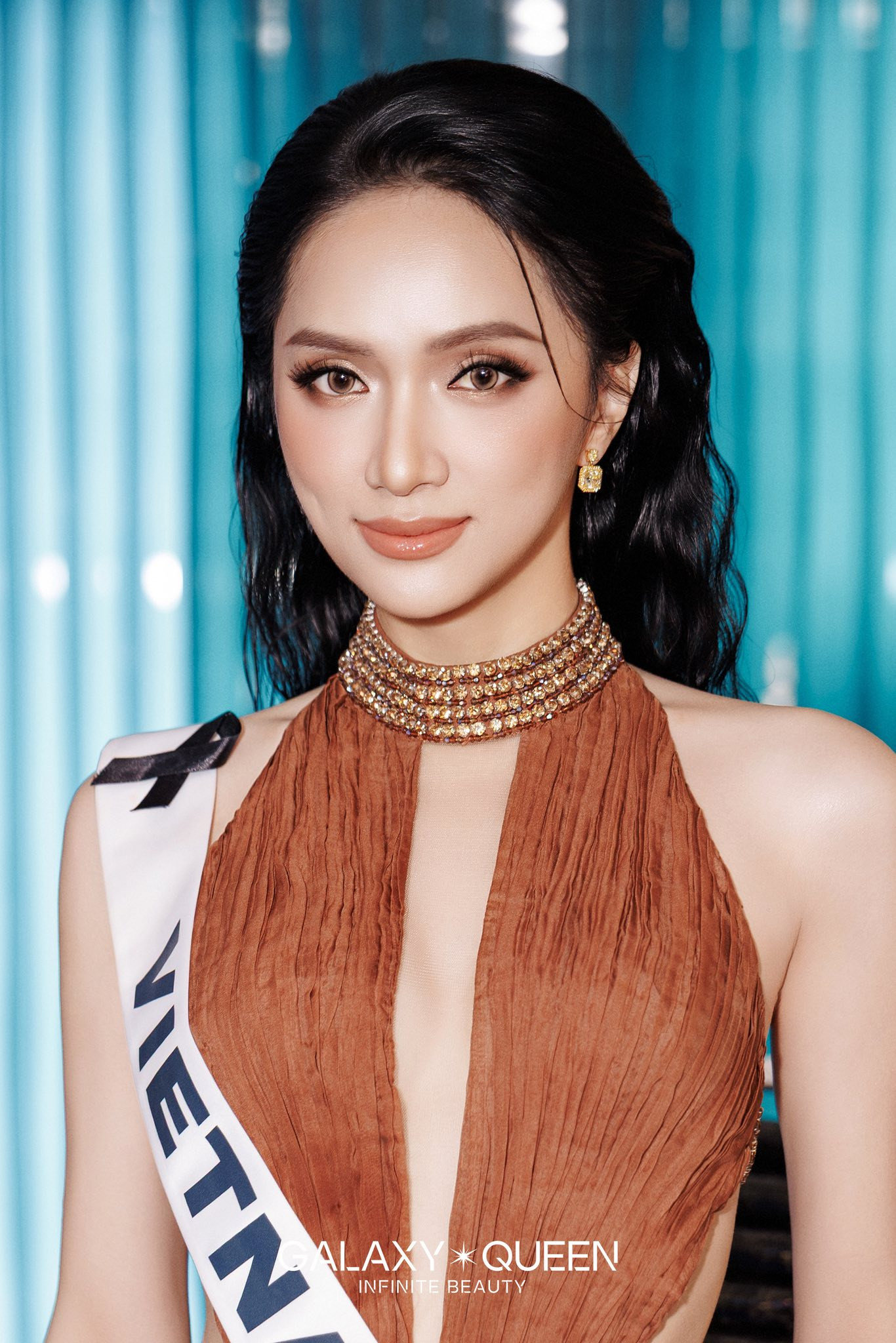 Hương Giang: 