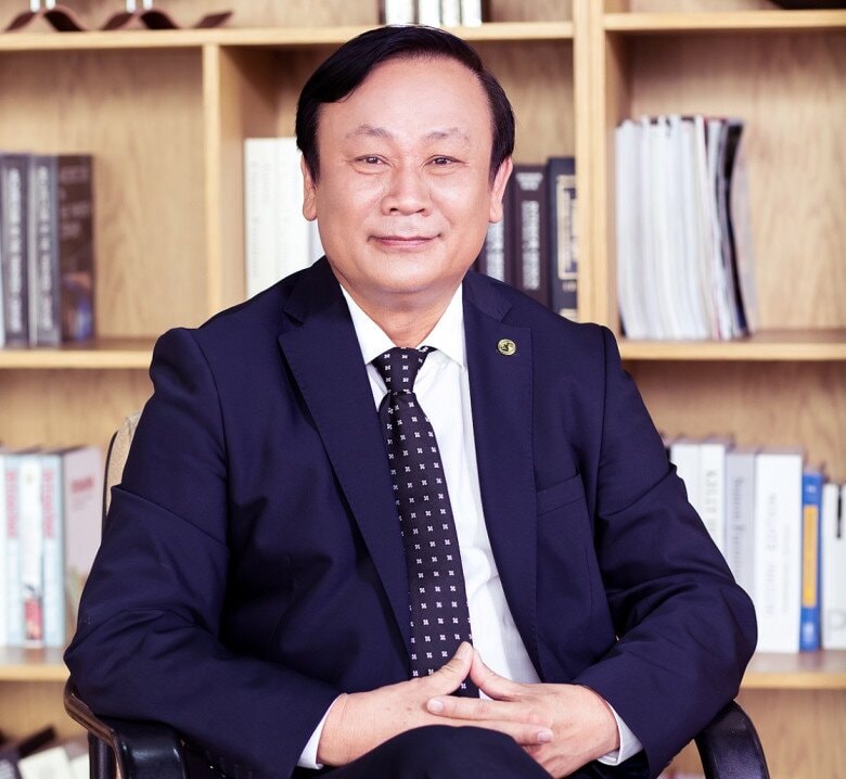 Tiến sĩ Toán học Huỳnh Bá Lân là một người con của quê hương Phú Yên.