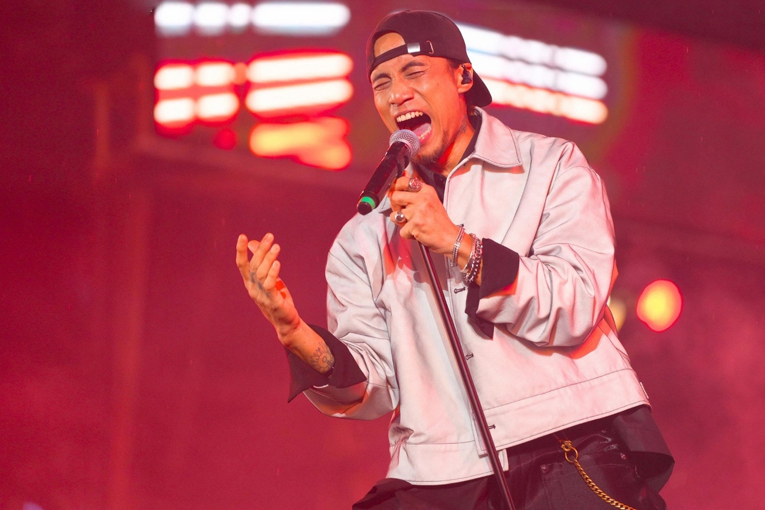 Ca sĩ Phạm Anh Khoa.