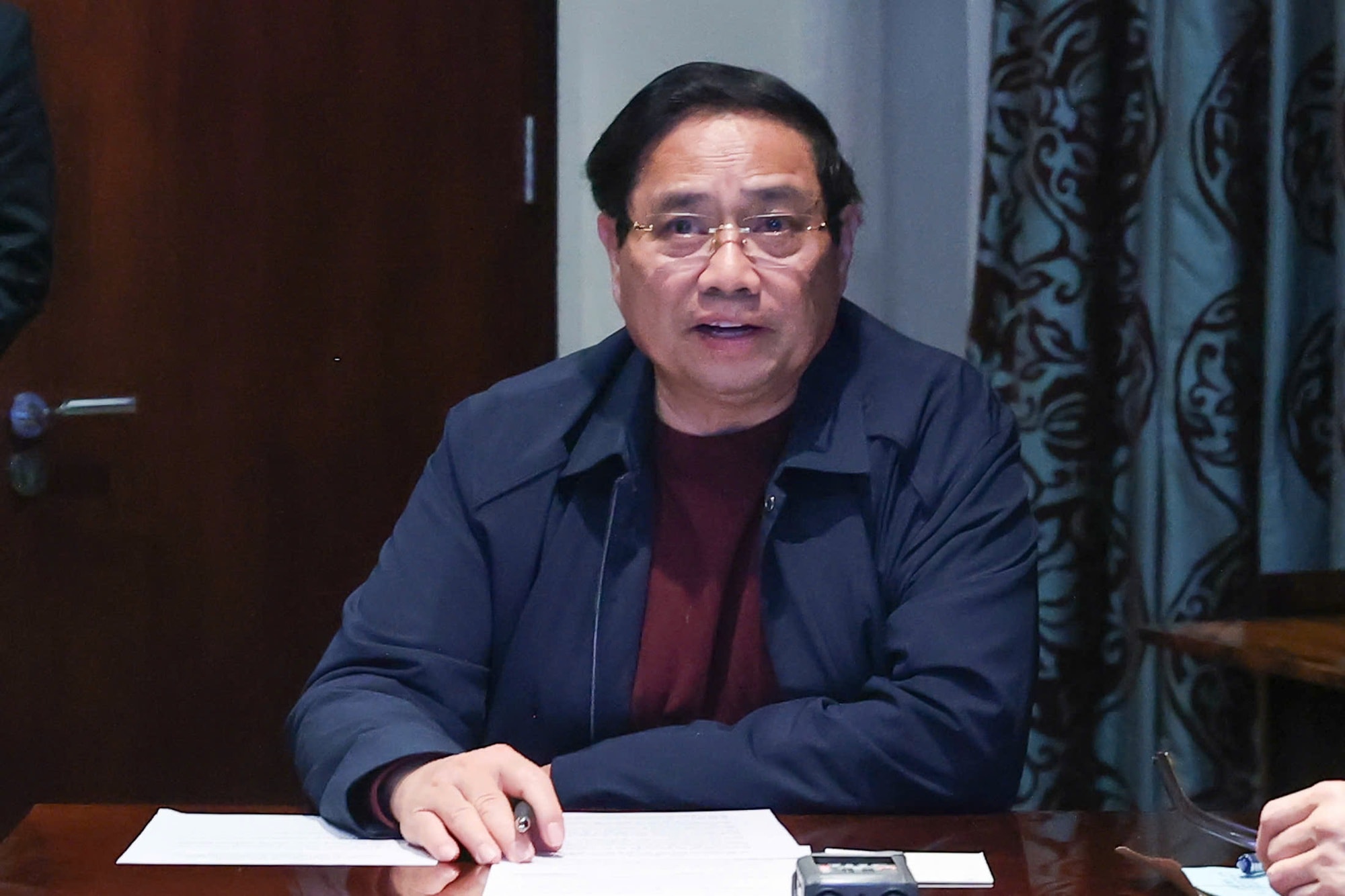 Từ Nam Phi, Thủ tướng chủ trì cuộc họp trực tuyến về ứng phó, khắc phục hậu quả mưa lũ- Ảnh 1.