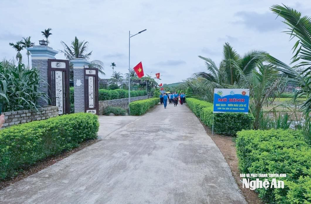  Mô hình %22Nhà sạch, vườn mẫu liền kề%22 do Hội Phụ nữ xã Quang Đồng xây dựng.