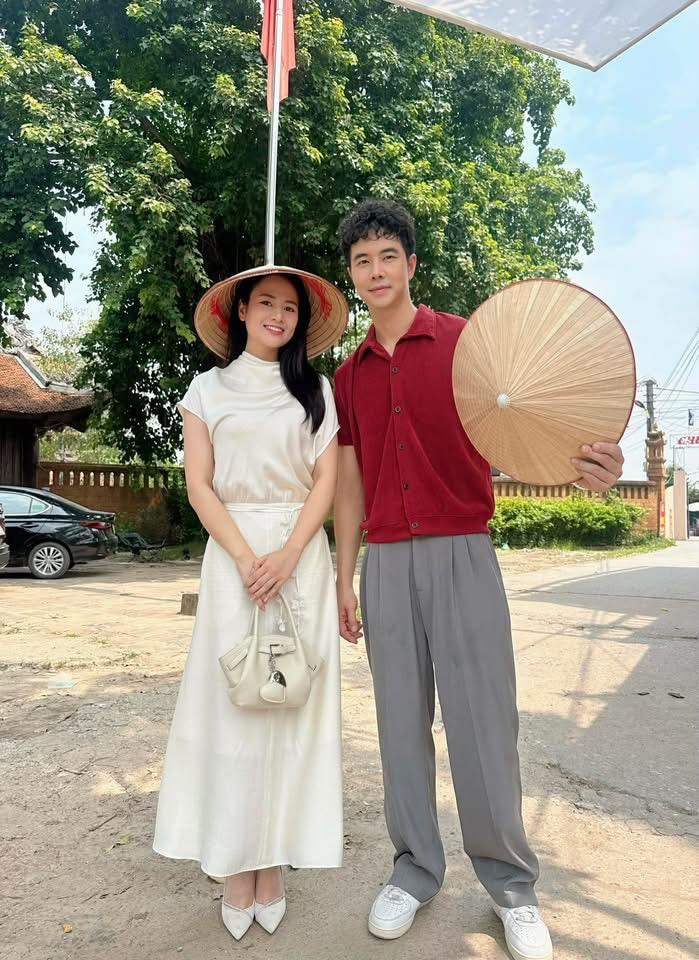 Hậu trường phân cảnh hẹn hò ăn cháo lòng của Ngân và Dũng.