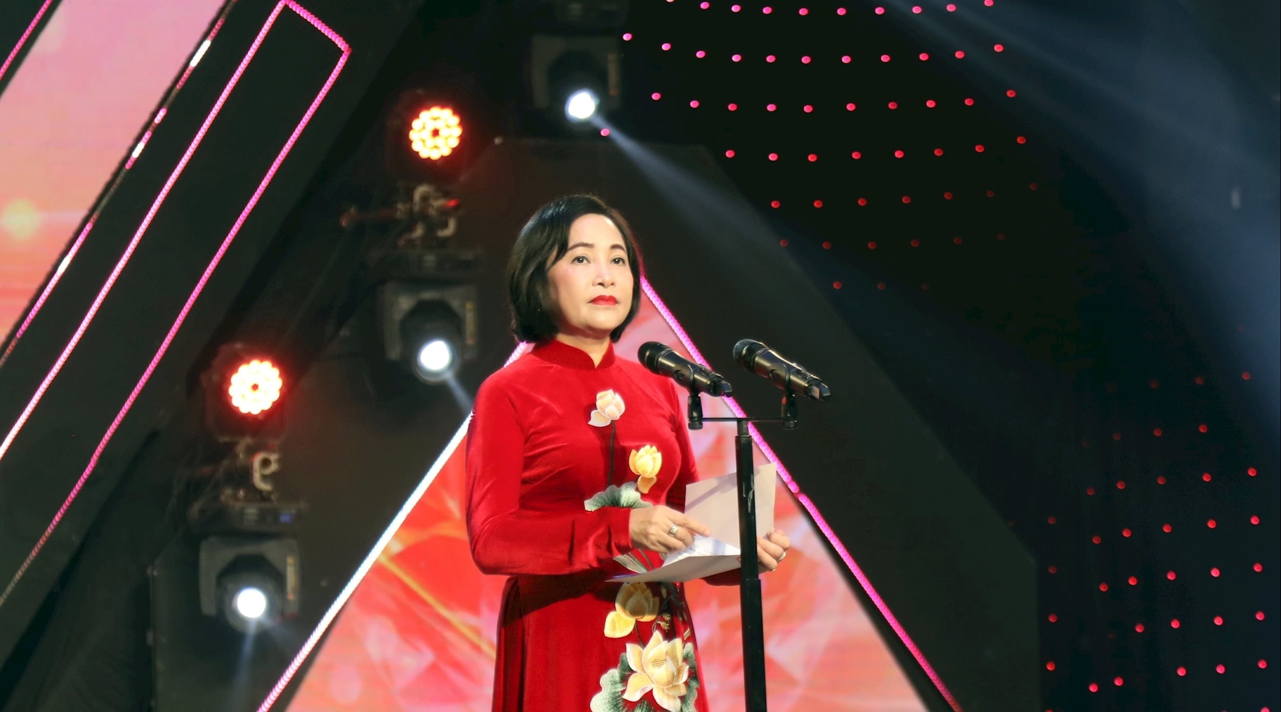 Gala Trái tim cho em: 17 năm bền bỉ nâng đỡ từng trái tim nhỏ bé - Ảnh 2.